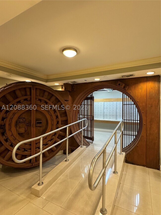 Building Photo - 111 E Flagler St