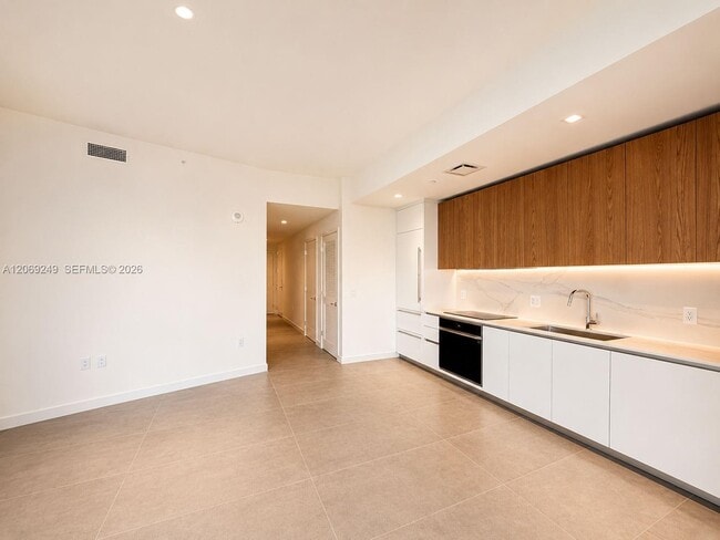 Building Photo - 1400 Biscayne Blvd