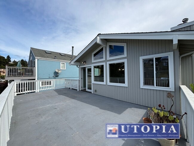 Building Photo - Beautiful and Bright Aptos Home Very Close to Rio Del Mar Beach