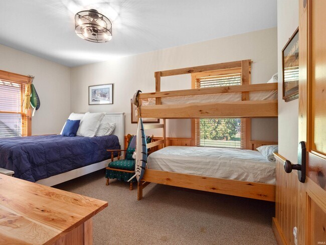 Building Photo - 1905 E 750 S