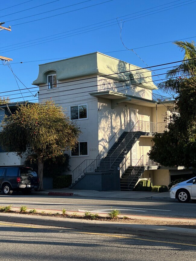 Building Photo - 2219 4th St