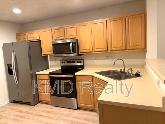 Building Photo - 10013 University Park Ln