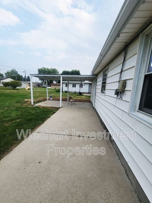 Building Photo - 616 S Clay St