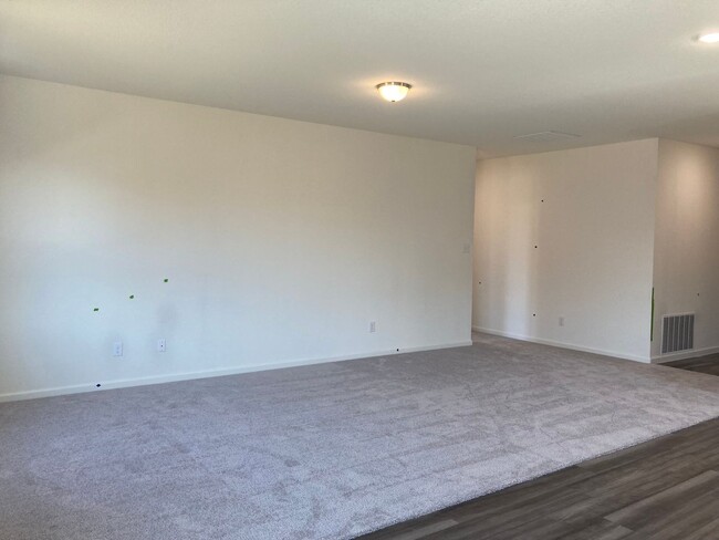 Building Photo - 3 Bedroom 2 Bath 1 Story-House for Lease i...