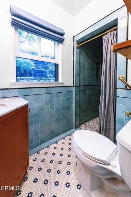 Building Photo - 4053 Cromwell Ave