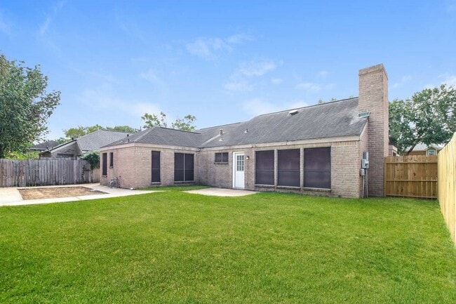 Building Photo - 207 Queens Ct