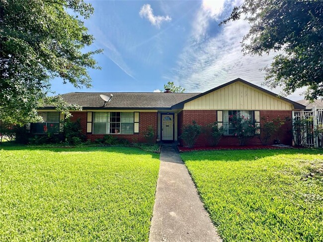 Primary Photo - 4303 Balcones Dr