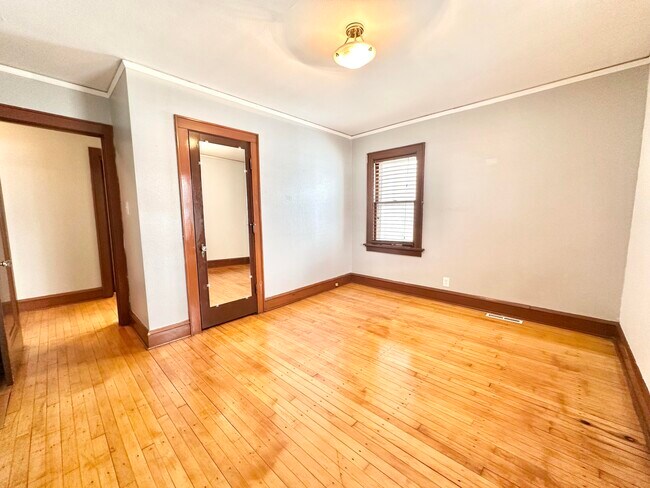 Building Photo - 7705 W Rogers St