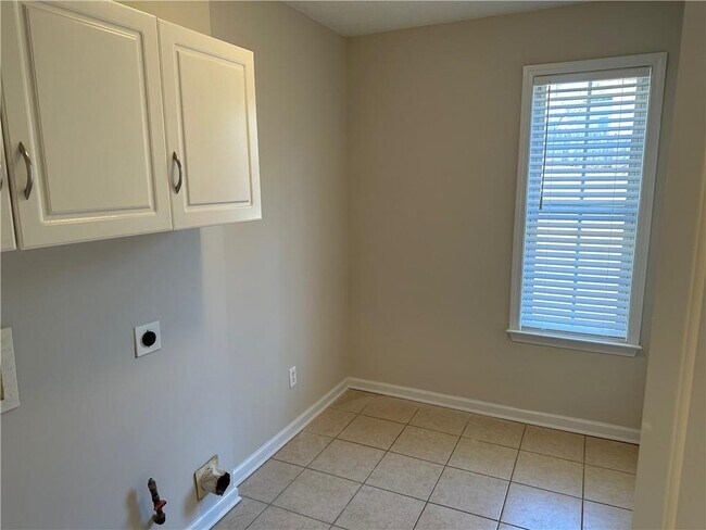 Building Photo - 725 Soneley Ct