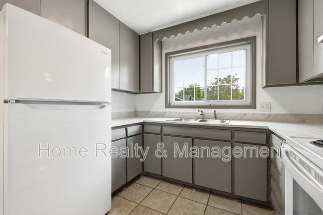 Building Photo - 10712 Loren Ln