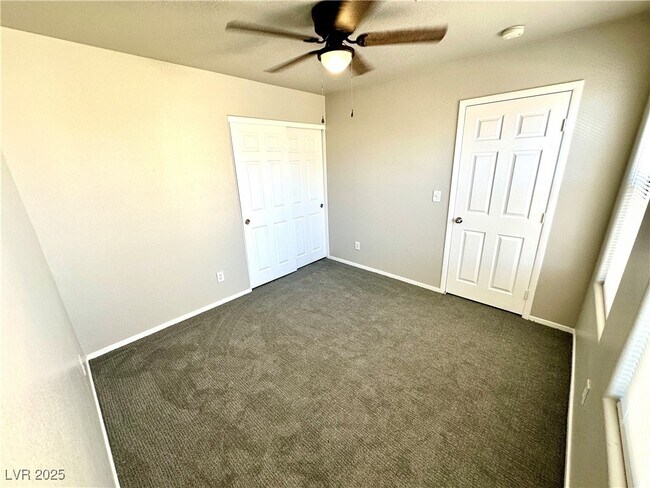 Building Photo - 2119 Tierra Del Verde St