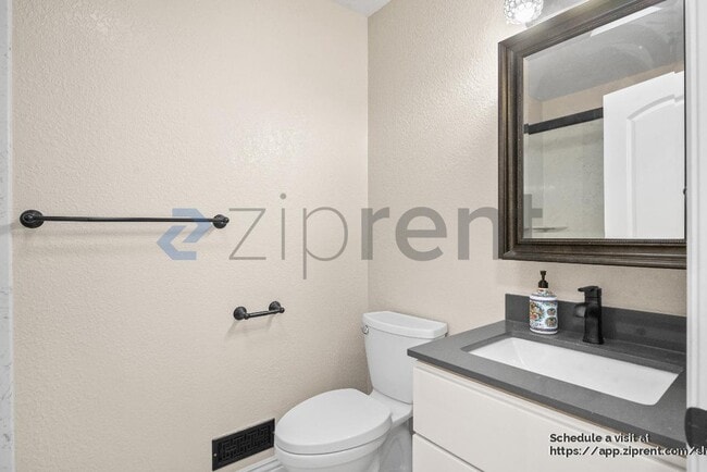 Building Photo - 41098 Bairo Ct