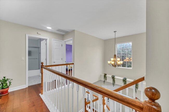 Building Photo - 898 Lakestone Ln