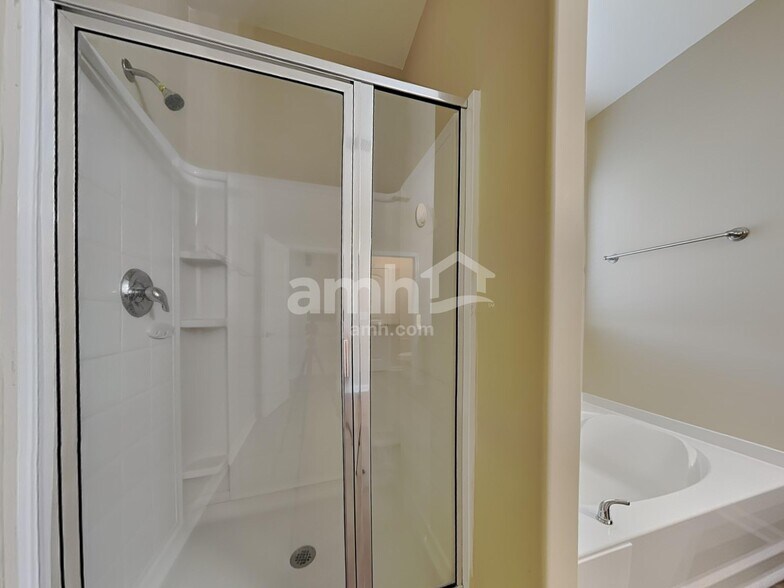 Building Photo - 25 Concordia Ct