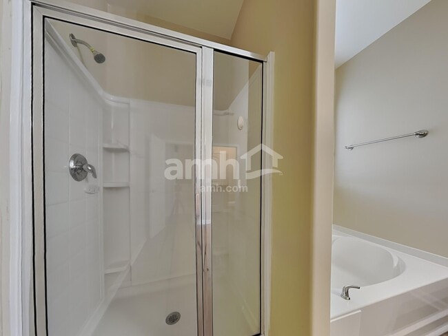 Building Photo - 25 Concordia Ct