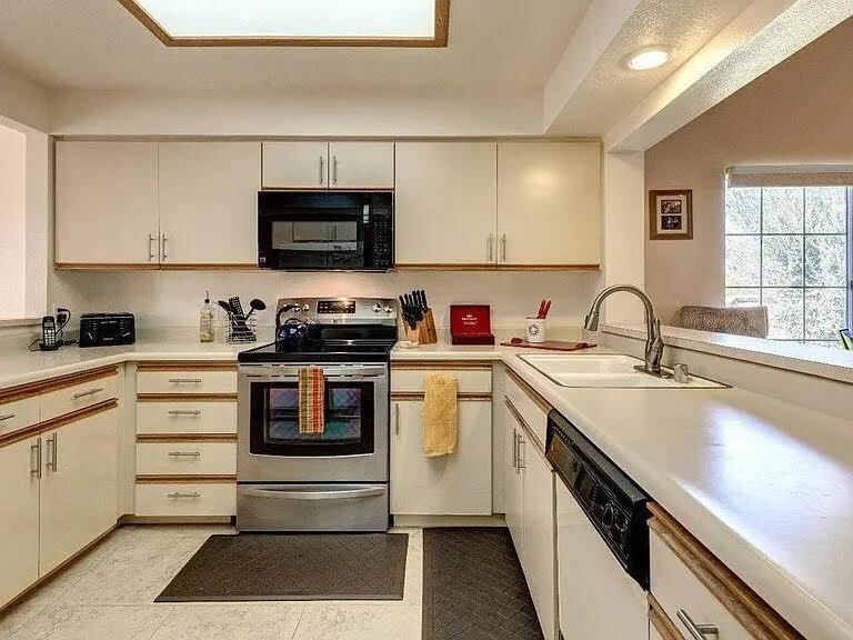 Building Photo - 748 Vista Lago Dr N