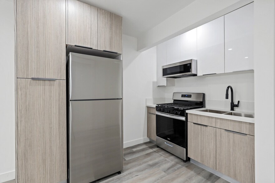 Building Photo - 2034 Garth Avenue