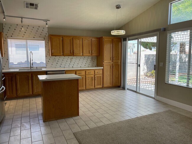 Building Photo - **GORGEOUS & MODEL PERFECT GREEN VALLEY 3 ...