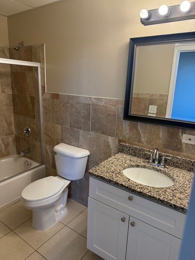 Building Photo - 127 N 19th Ave