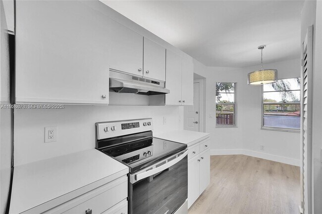 Building Photo - 1200 SW 124th Terrace