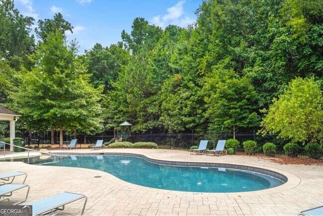 Building Photo - 240 Stillwood Dr