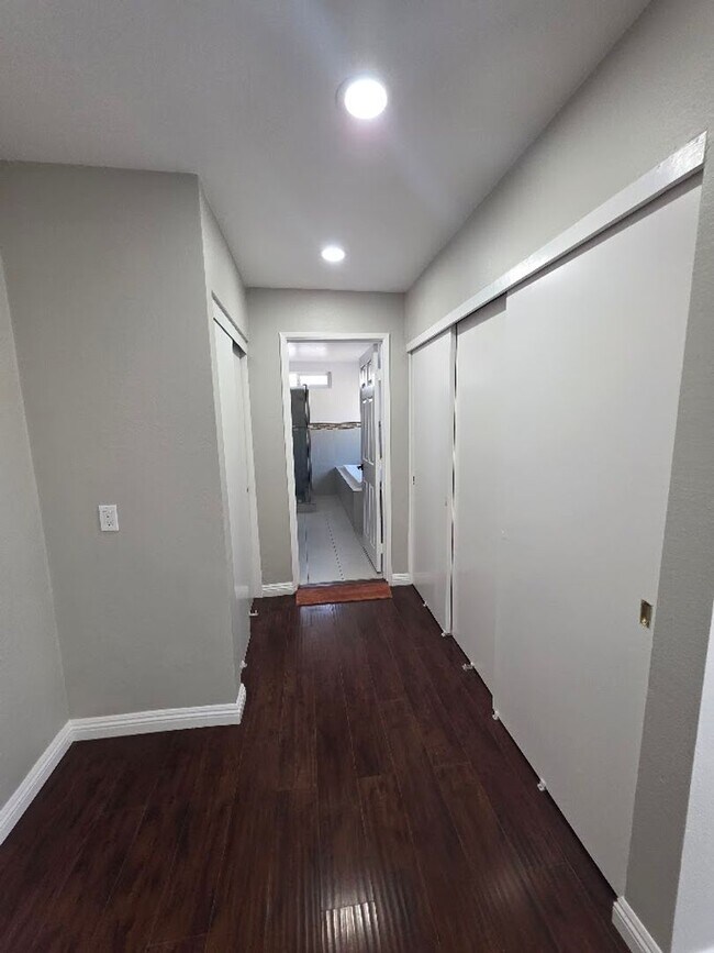 Building Photo - 12947 Arabella Pl