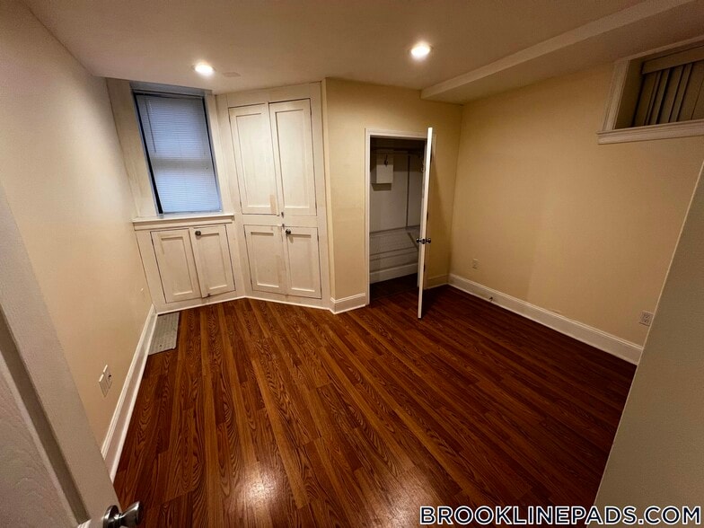 Building Photo - 1203 Beacon St