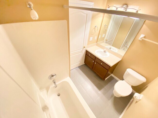 Building Photo - Beautiful Lake View Home in Waterside Estate!