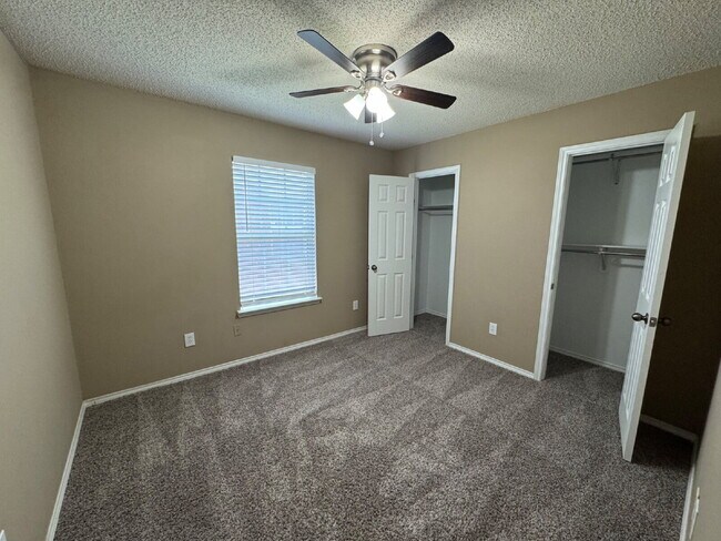Building Photo - House Located Within Shadow Hills Near Wal...