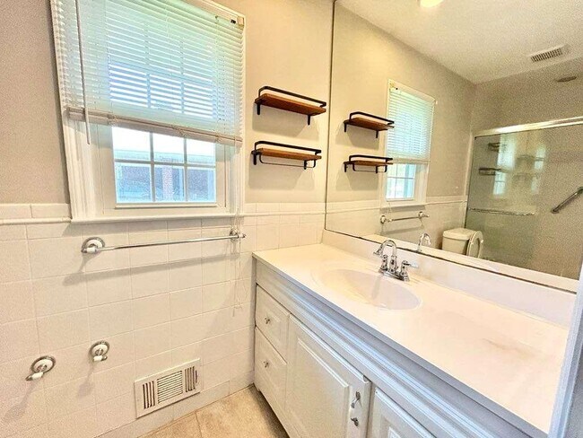 Building Photo - 4710 Navaho Cir