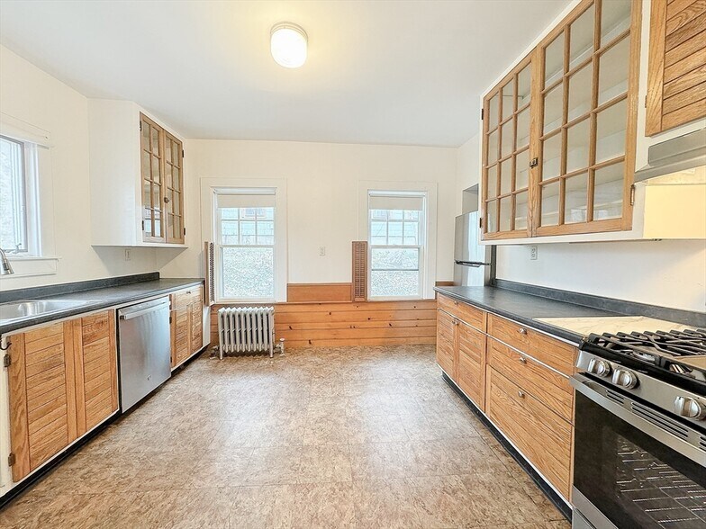 Building Photo - 269 Lamartine St
