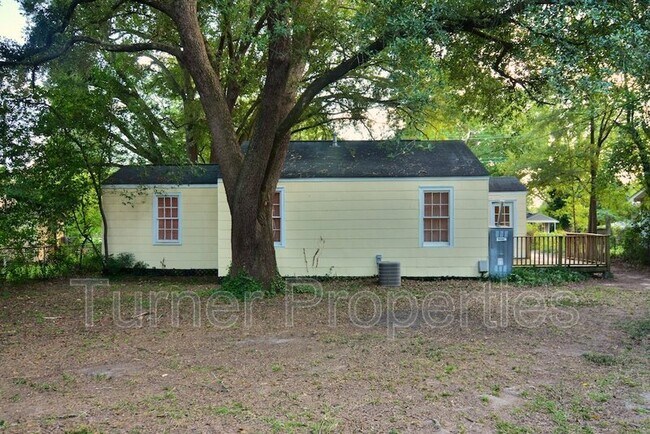 Building Photo - 2729 Kingswood Dr