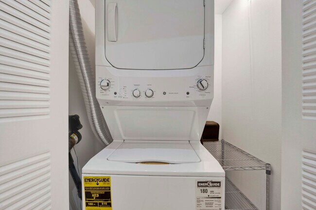 Building Photo - 525 W Superior St