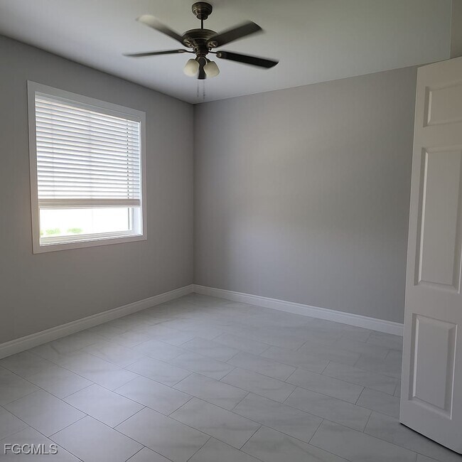 Building Photo - 2431 Paul Ave S