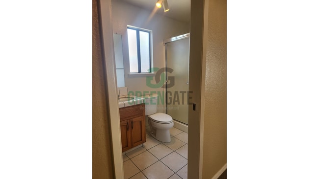 Building Photo - NOW AVAILABLE! Make this spacious 4 bedroo...