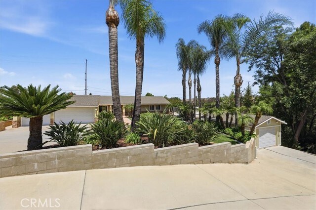 Building Photo - 16540 Wagon Wheel Dr