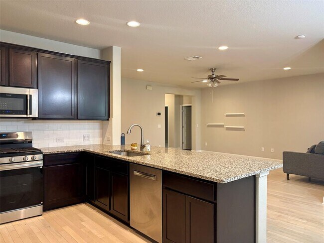 Building Photo - 9200 Margaret Jewel Ln