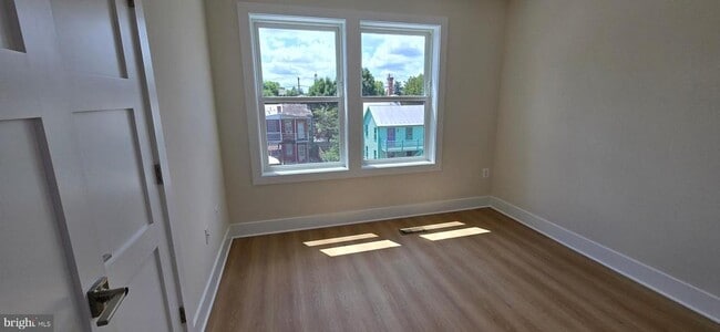 Building Photo - 416 Chapel Alley