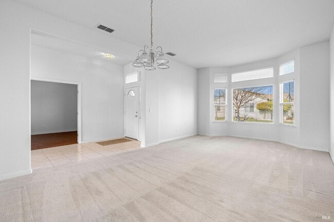 Building Photo - 139 Cedar Ridge Dr