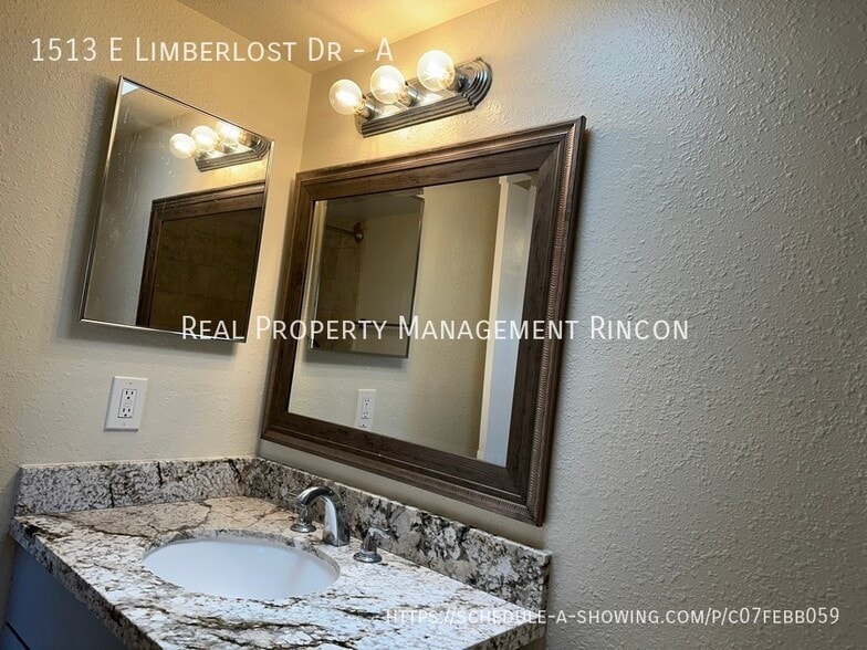 Building Photo - 1513 E Limberlost Dr