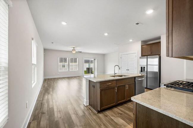 Building Photo - 115 Ted Dr