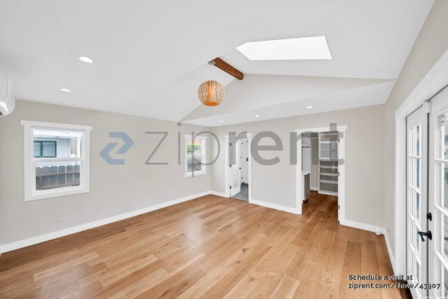 Building Photo - 5150 S Manhattan Pl