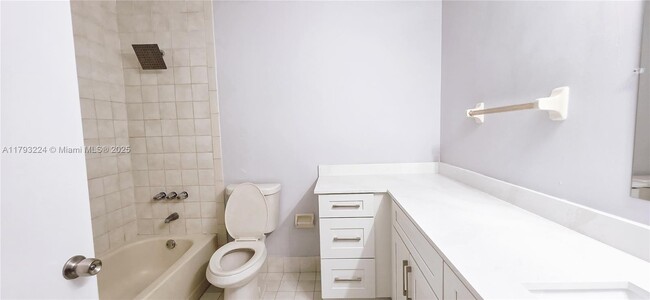 Building Photo - 1100 SW 104th Ct