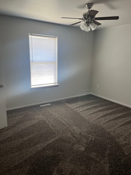 Building Photo - 400 Morgan Dr