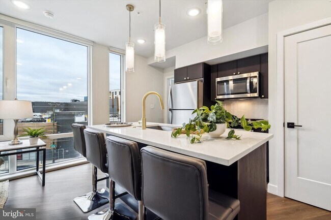 Building Photo - 1102 Germantown Ave