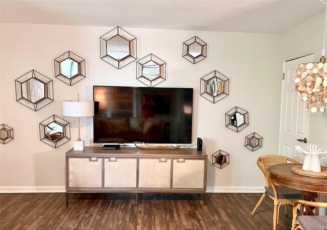 Building Photo - 151 N Orlando Ave