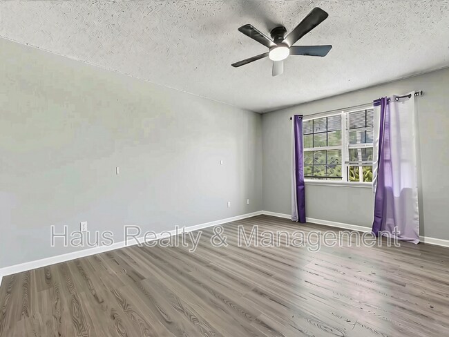 Building Photo - 114 Cunningham Pl