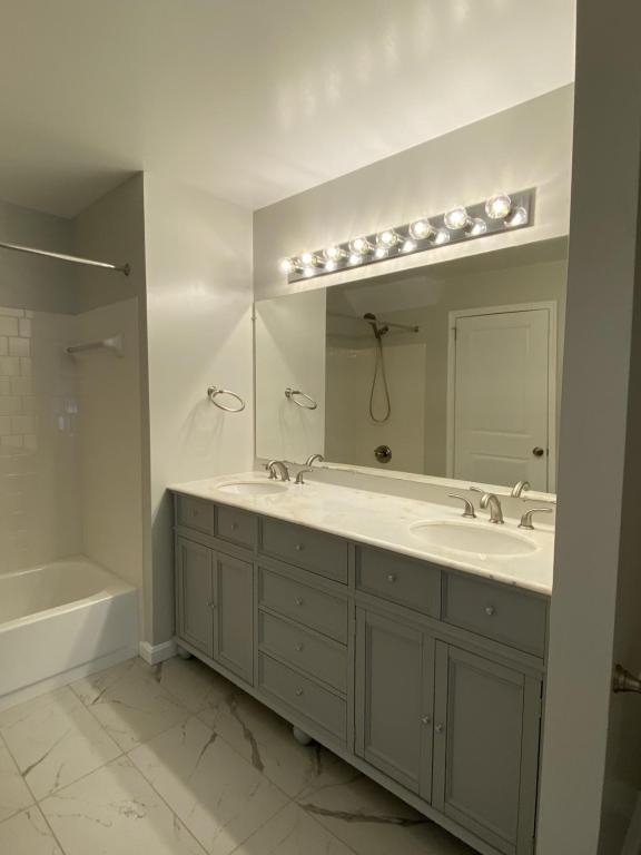 Building Photo - 8802 Gilly Way