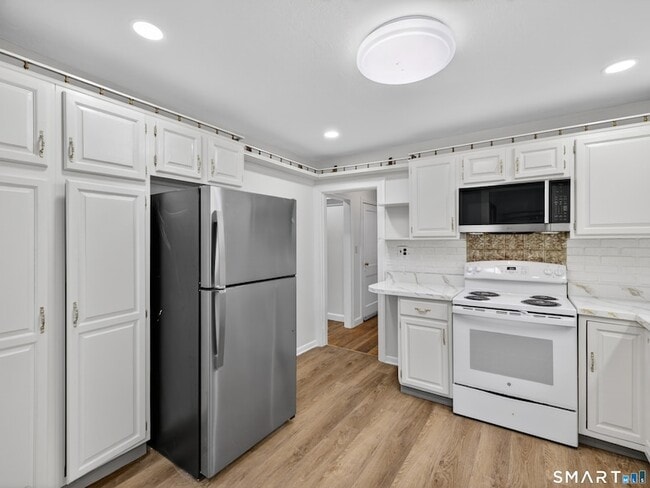 Building Photo - 87 McVeagh Rd