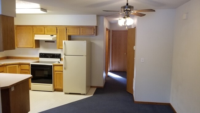 Building Photo - VIDEOTOUR: 2-Bedroom with Garage, close to...